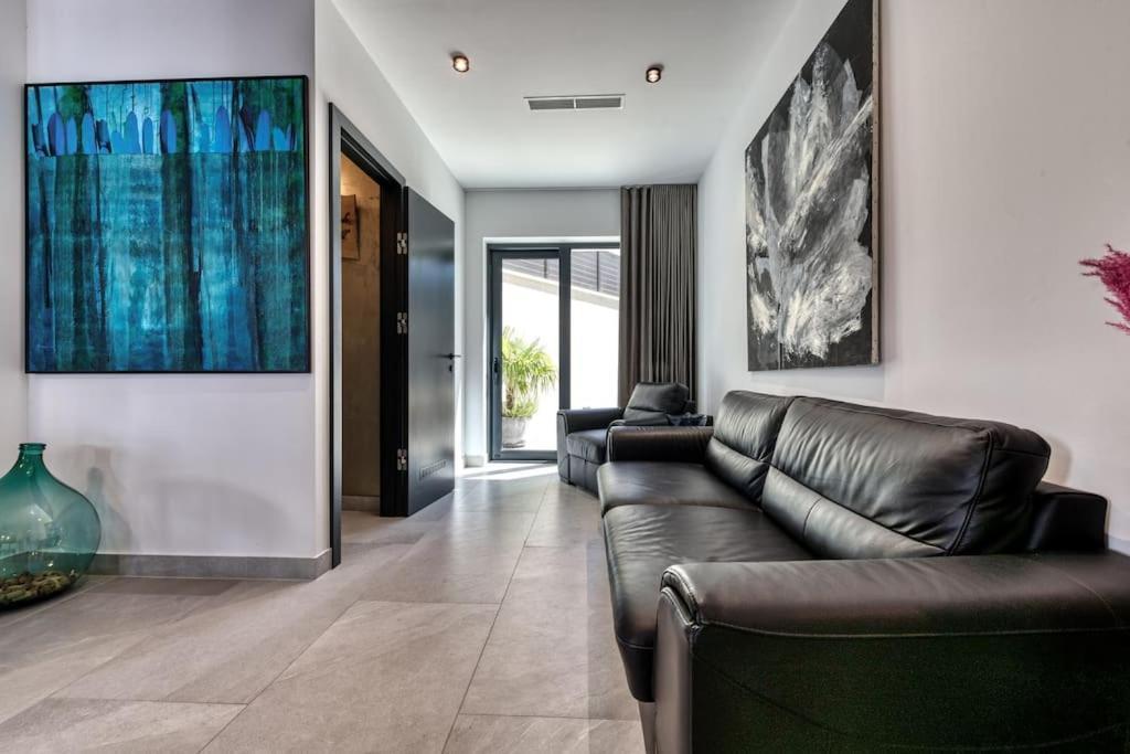 Apartment One B With Heated Private Pool 두브로브니크 외부 사진