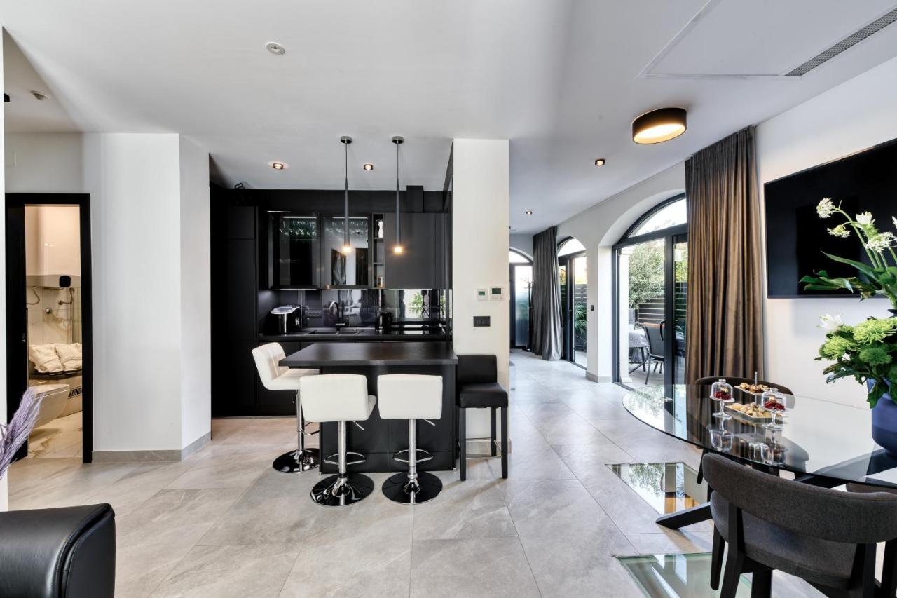 Apartment One B With Heated Private Pool 두브로브니크 외부 사진